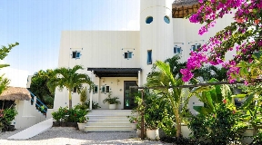 Bright sea front villa on Tankah Bay