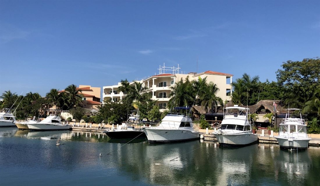 Frontline condominium lot for Sale in Puerto Aventuras